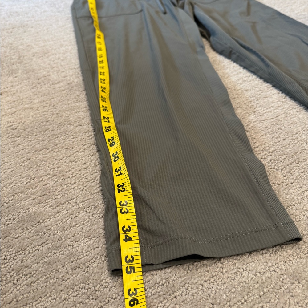 Women’s Lululemon Olive Green Casual Capris - Picture 2 of 5